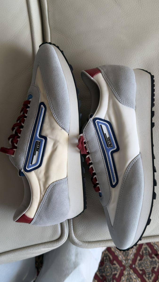 Prada Chaussures hommes: PRADA Sneaker Gr. 8 – Neuf avec emballage d'origine à Lachen SZ par HelvetiaLuxury 1